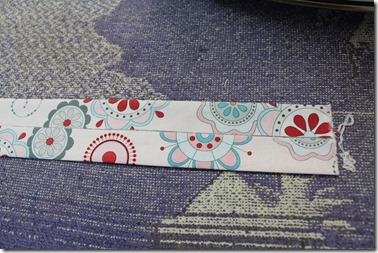 fabric strap folded - market tag thing a ma jig tutorial by hugs n kisses